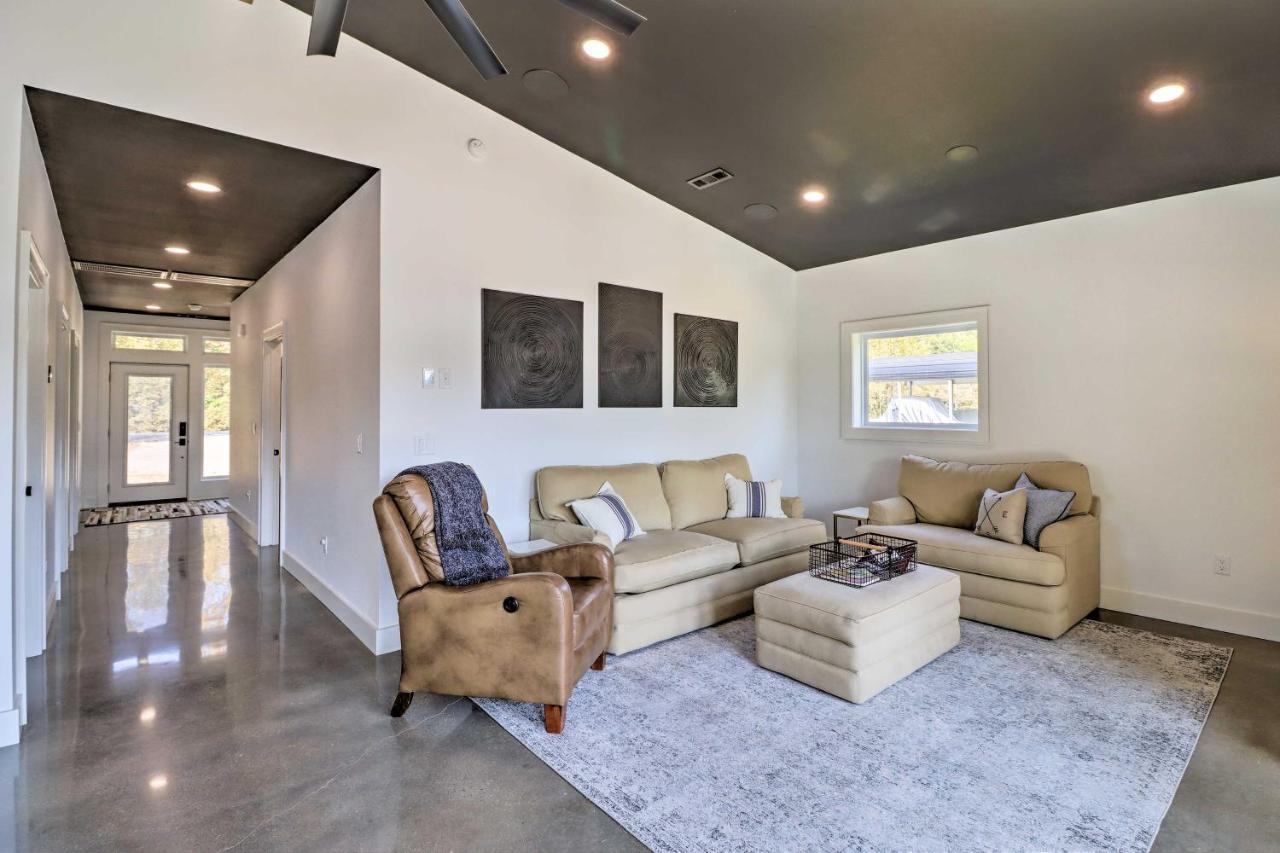 Modern Norfork House With Patio On White River! Exterior photo